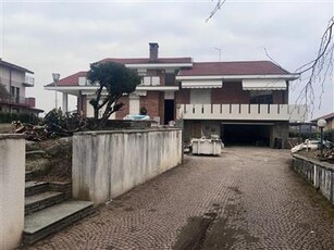 Villa in buono stato di 491 mq.