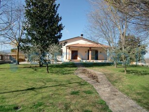 Villa in ottime condizioni in vendita a Spoleto
