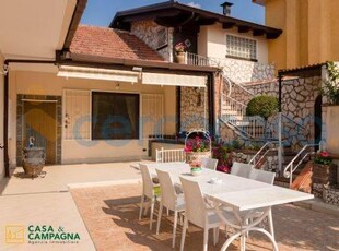 Villa in ottime condizioni in vendita a Vairano Patenora