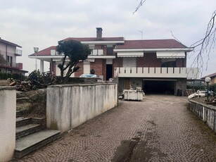 Villa nuova a Chieri