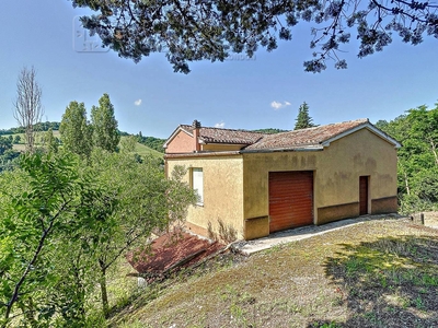 Casa indipendente con box, Urbino cavallino