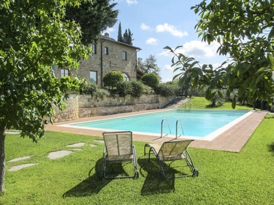 Casale con piscina, giardino e terrazza + vista panoramica