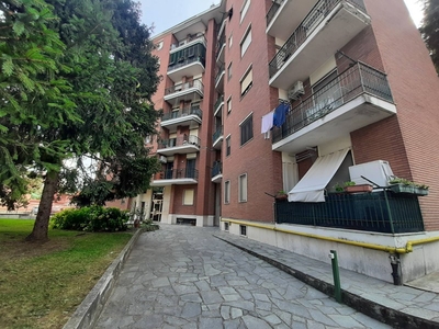 Appartamento in Vendita a Alessandria, zona Europa, 120'000€, 120 m²