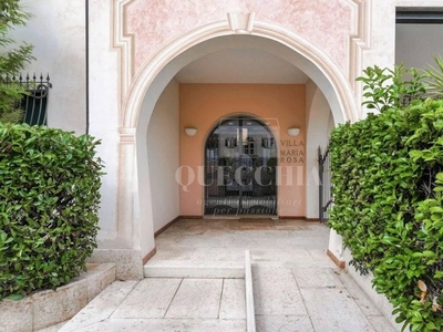 Appartamento di lusso di 170 m² in vendita Via Villa del Sole, Desenzano del Garda, Brescia, Lombardia