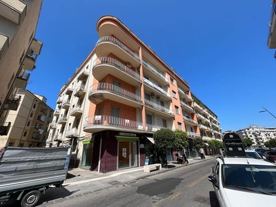 Appartamento in vendita a Cosenza Piazza Bilotti