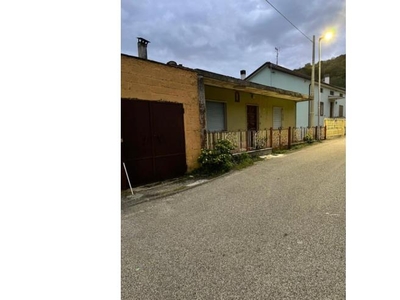 Appartamento in vendita a Montaquila