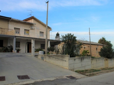 Casa semi indipendente in Via San Barbato a Pollutri