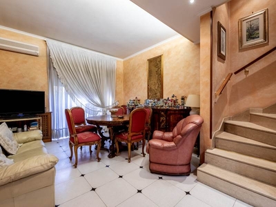 Villa bifamiliare in vendita a Roma Tor Sapienza