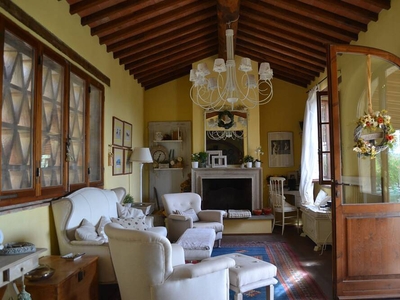 Cottage nel Chianti con Piscina. Vista Sulle Colline e sui Vigneti Toscani