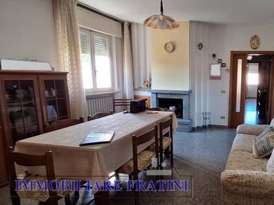 Appartamento a Sant'Egidio alla Vibrata, 8 locali, 2 bagni, con box