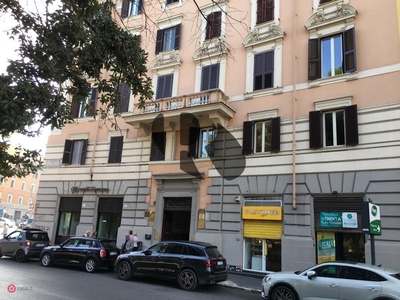 Appartamento in Vendita in Piazza RE DI ROMA a Roma