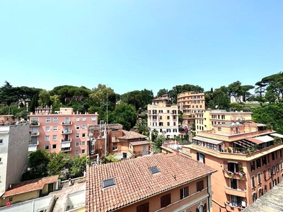 Appartamento in Vendita in Via Angelo Tittoni a Roma