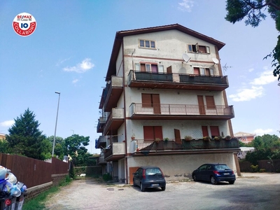 Appartamento in Vendita in Via Brugine 4 a Roma