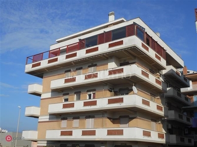 Appartamento in Vendita in Via Carlo Avegno a Roma