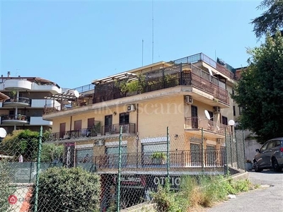 Appartamento in Vendita in Via Carlo Bertolazzi a Roma