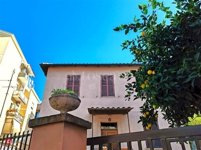 Appartamento in Vendita in Via della Pisana a Roma