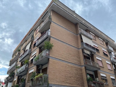 Appartamento in Vendita in Via GIUSEPPE SPADA a Roma