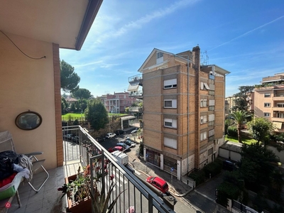 Appartamento in Vendita in Via Monte Senario 98 98 a Roma