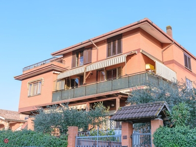 Appartamento in Vendita in Via Morro D'Oro a Roma