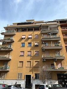 Appartamento in Vendita in Via Niso 16 a Roma