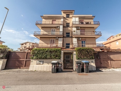 Appartamento in Vendita in Via Rocca Pia 40 a Roma
