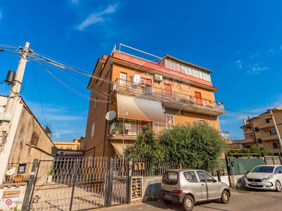 Appartamento in Vendita in Via Roccafluvione 56 a Roma