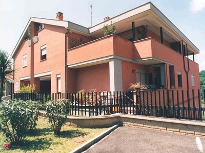 Appartamento in Vendita in Via Saronno 65 a Roma