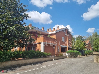 Appartamento in Vendita in Via Saronno a Roma