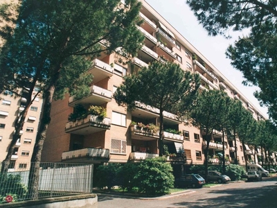 Appartamento in Vendita in Via Stefano Oberto 59 a Roma