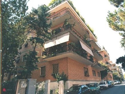 Appartamento in Vendita in Via Tito Omboni 138 a Roma