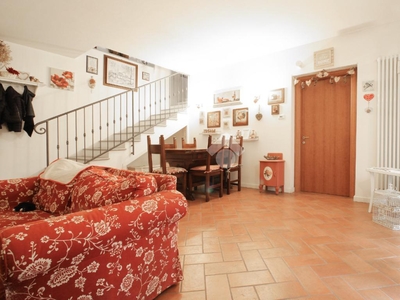 Casa indipendente in vendita a Pavia