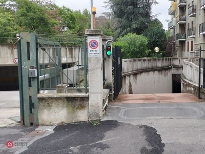 Garage/Posto auto in Vendita in Via Schiavoni a Milano
