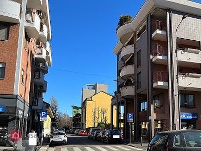 Garage/Posto auto in Vendita in Via SEMPLICITA' ANGOLO VIA PELLEGRINO ROSSI a Milano