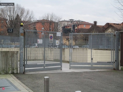 Garage/Posto auto in Vendita in Via Silvio Spaventa a Milano