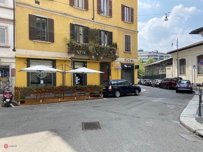 Negozio/Locale commerciale in Vendita in Via Edmondo de Amicis 9 a Milano
