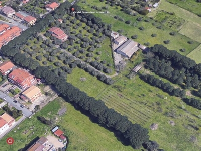 Terreno edificabile in Vendita in Via del Fosso degli Arcacci 30 a Roma
