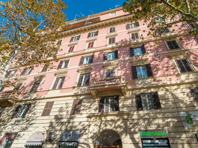 Trilocale in Viale Regina Margherita, Roma, 2 bagni, 120 m², 4° piano