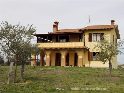 villa in vendita a Castiglione del Lago