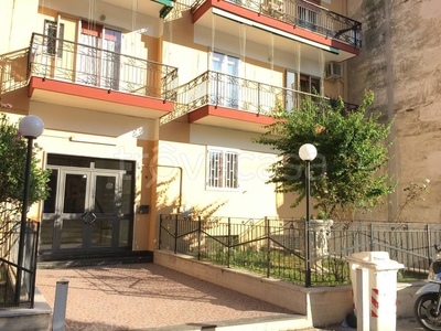 Appartamento in affitto a Napoli via Parmenide