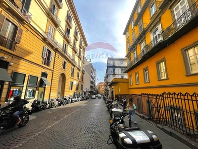 Appartamento in affitto a Napoli via Vittoria Colonna