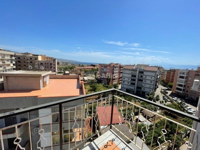 Appartamento in affitto a Reggio di Calabria viale Laboccetta,