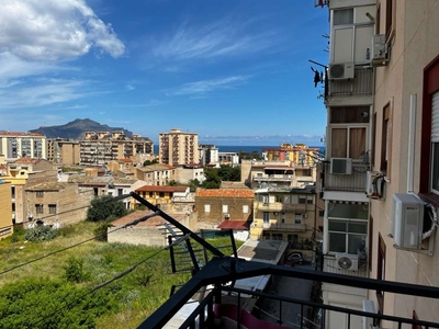Appartamento in residence con posto auto, via Mariano Campo, Palermo
