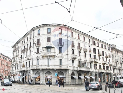 Appartamento in Vendita in Corso Cristoforo Colombo 17 a Milano