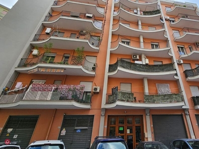 Appartamento in Vendita in Via Angelo Poliziano a Palermo