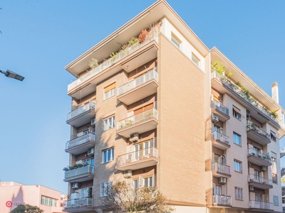 Appartamento in Vendita in Via Giuseppe Sanarelli a Roma