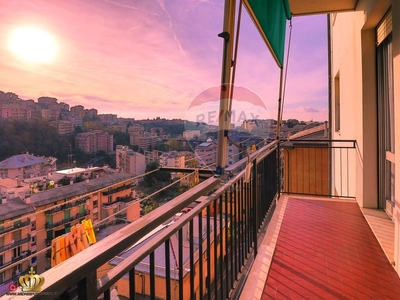 Appartamento in Vendita in Via Posalunga 28 A a Genova