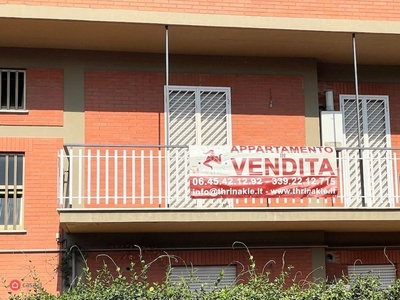 Appartamento in Vendita in Via Tortorici 99 a Roma