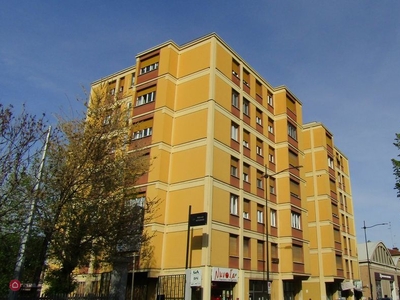 Appartamento in Vendita in Viale Antonio Fratti 24 a Parma