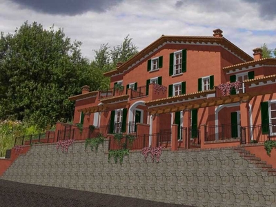 Casa Bi - Trifamiliare in Vendita a Carrara via miseglia