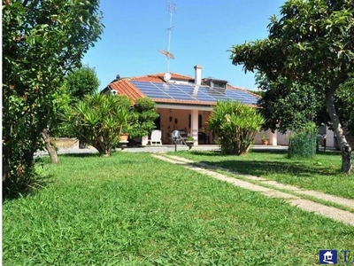 Casa indipendente in Vendita a Carrara VIA BIGIONI